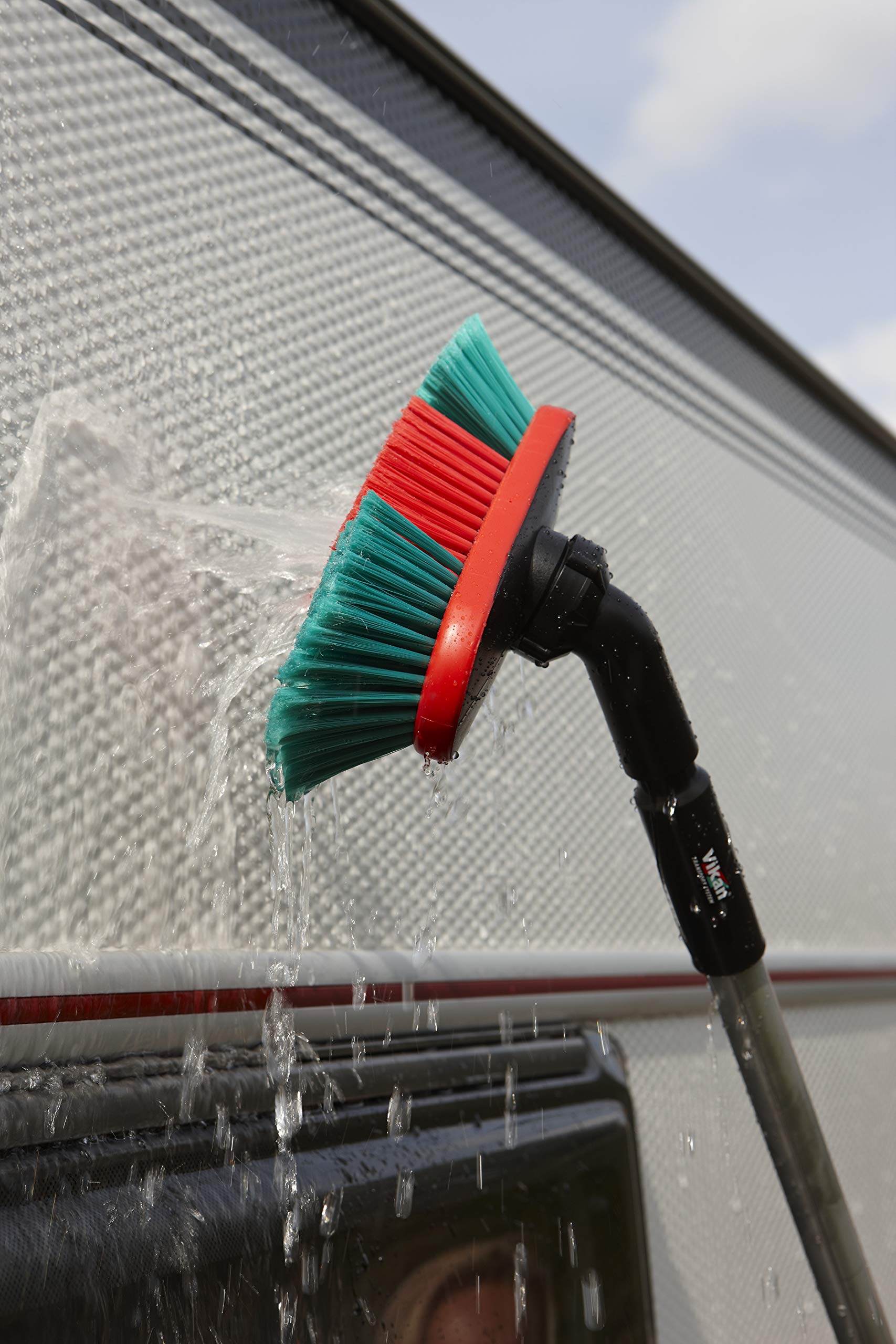 Vikan 526852 10" Waterfed Vehicle Brush w/Adjustable Head- Soft/Split, Transport Line - Image 3