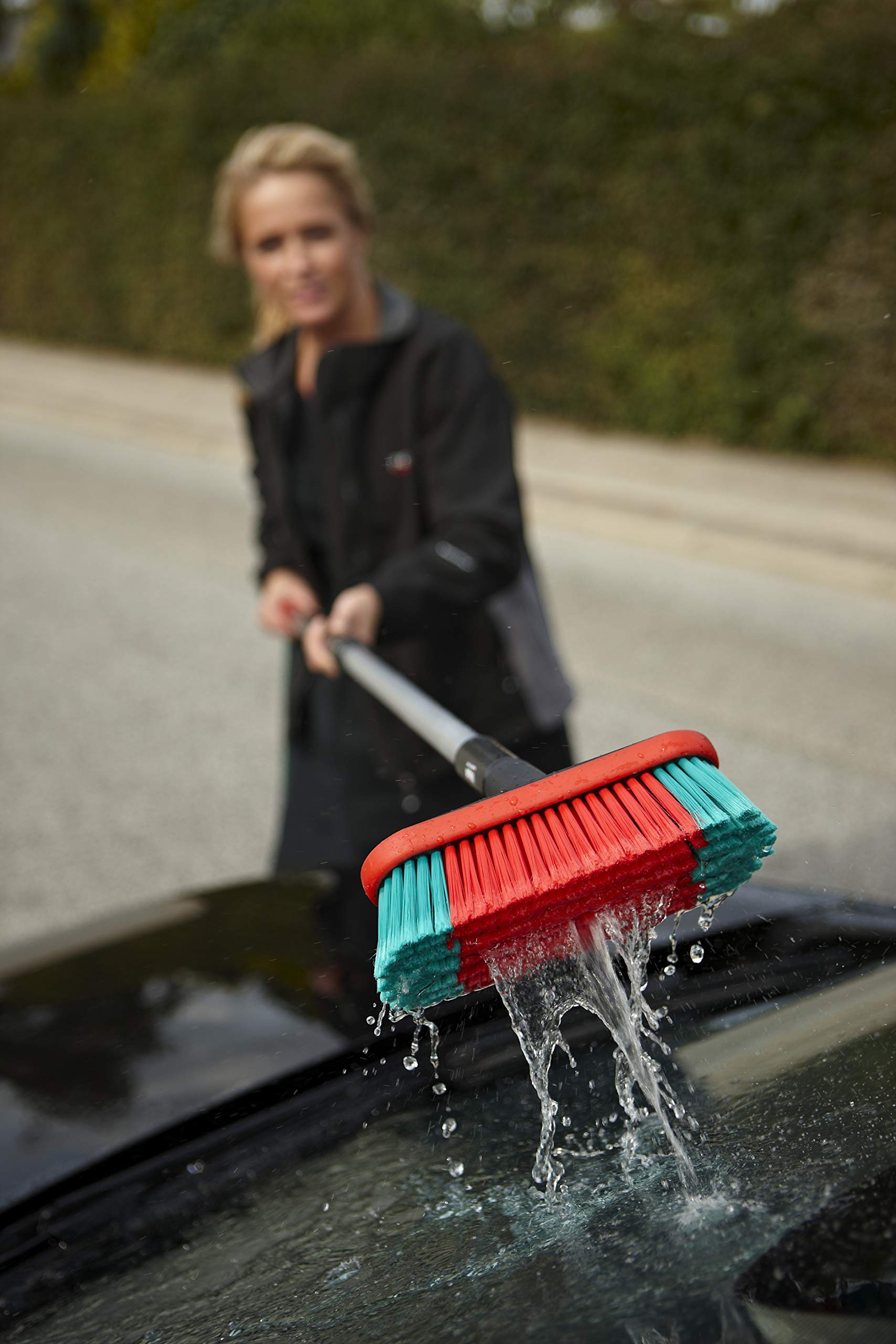 Vikan 526852 10" Waterfed Vehicle Brush w/Adjustable Head- Soft/Split, Transport Line - Image 6
