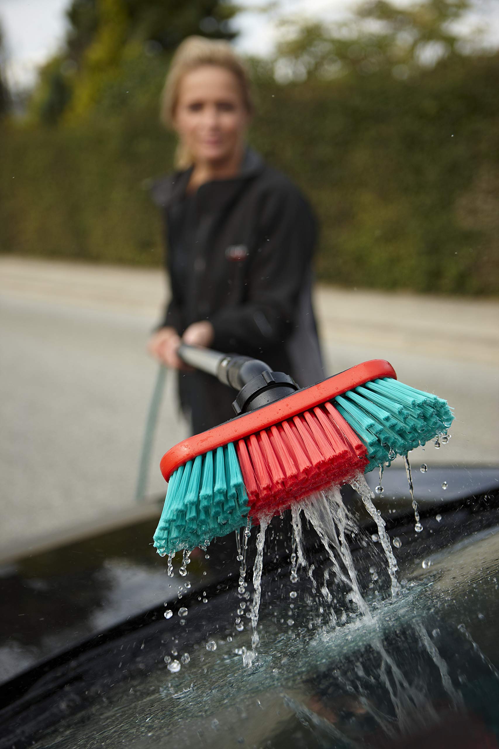 Vikan 526852 10" Waterfed Vehicle Brush w/Adjustable Head- Soft/Split, Transport Line - Image 8
